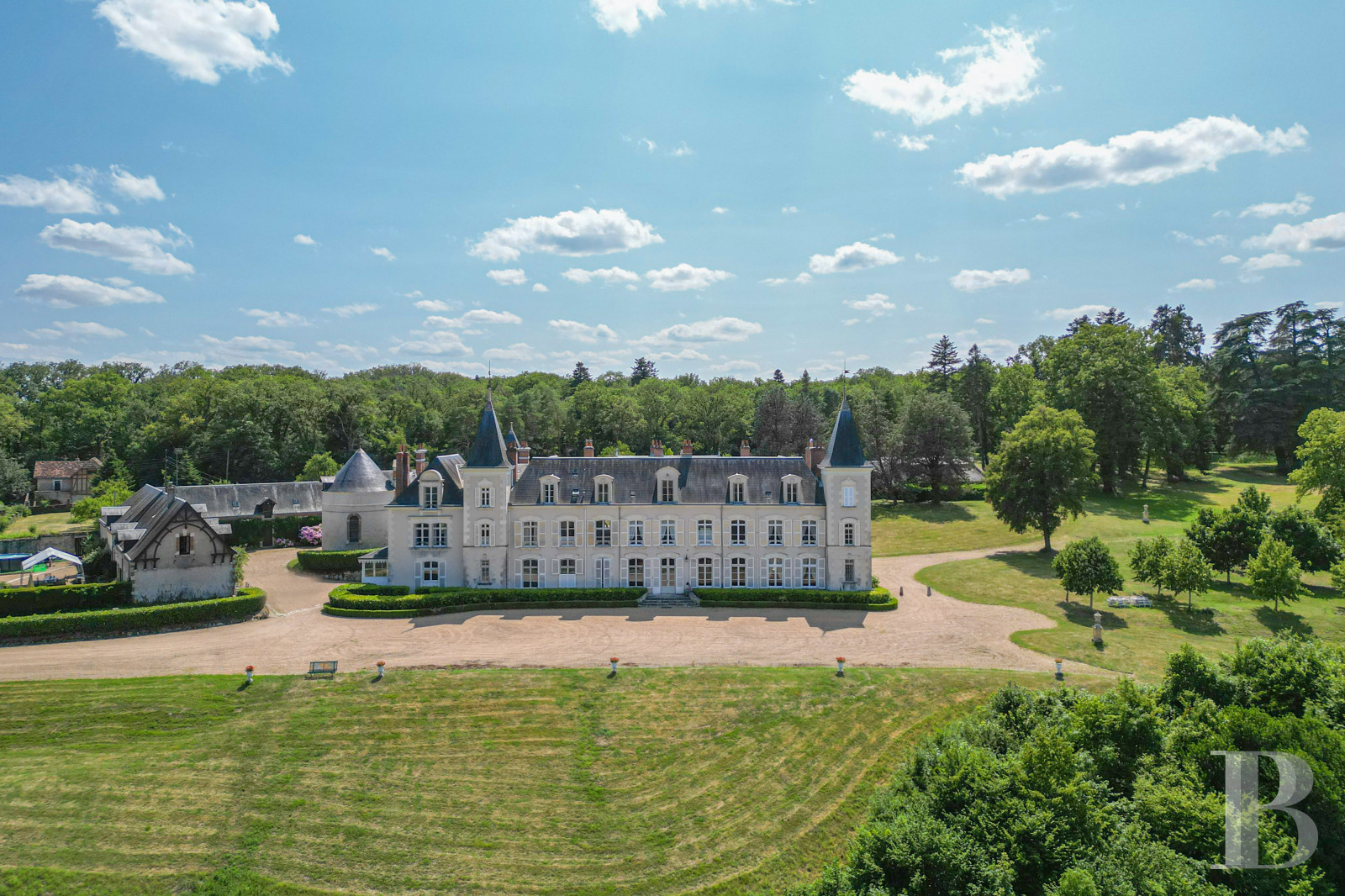 A 19th-century château by the Cisse river, south-west of Blois in the Loir-et-Cher region - photo  n°4